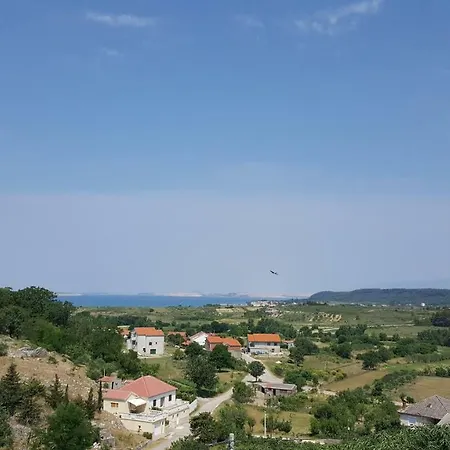 アパート Cernesa