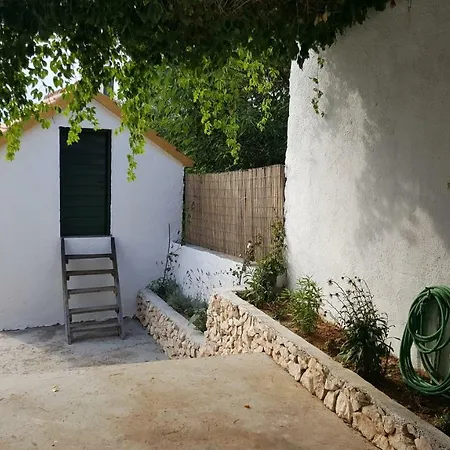 Cernesa アパート