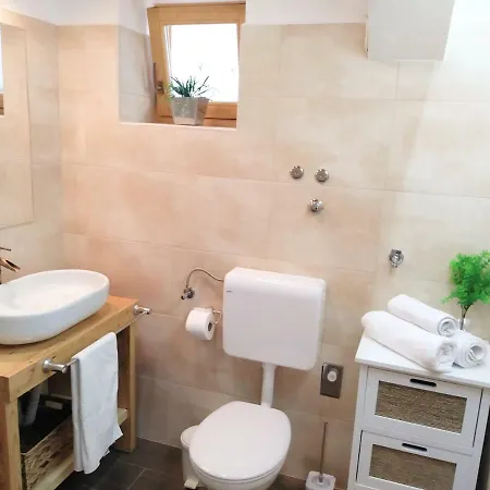 Apartament Cernesa