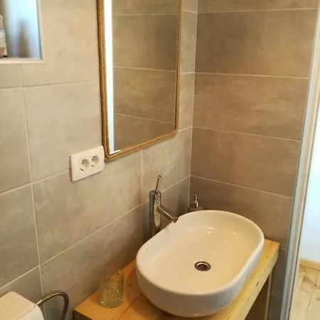 Cernesa Apartament *