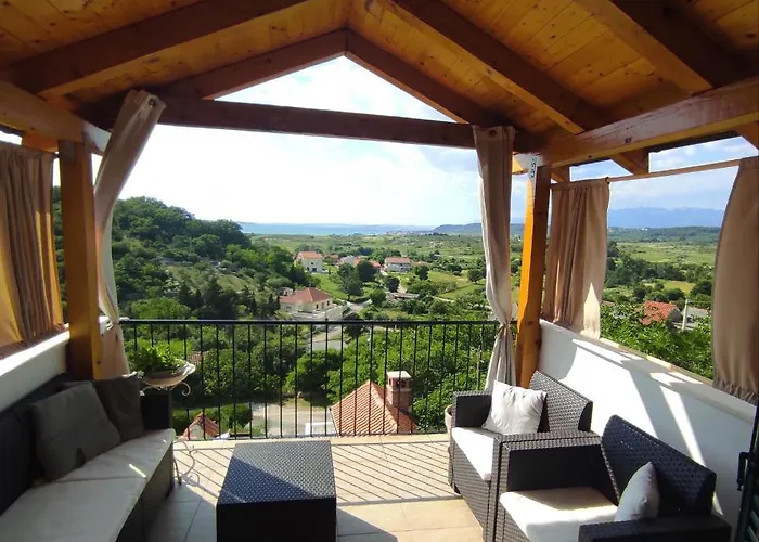 Cernesa Appartement Ražanac